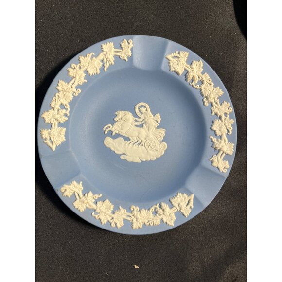 Wedgewood Vintage Blue Jasperware Ashtray Trinket Dish Set of 4 - Picture 10 of 13